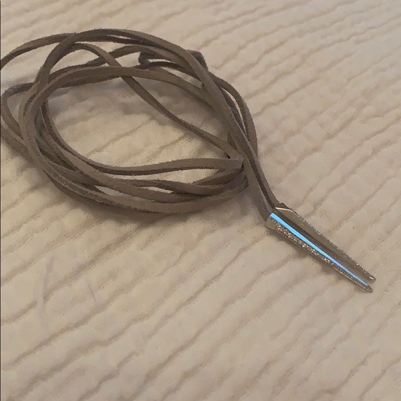 Kendra Scott necklace - Picture 2 of 4